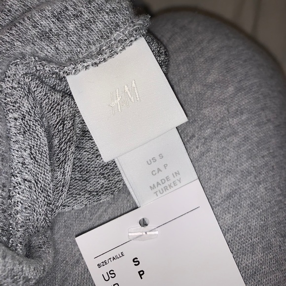 Oversized Long Turtle Neck Sweater - Picture 3 of 3